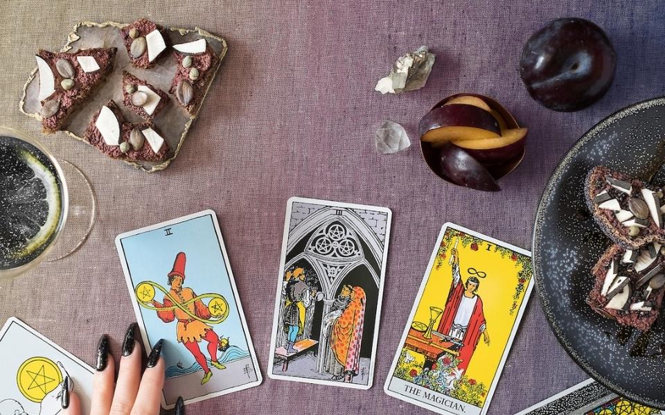 online tarot card and psychic reading